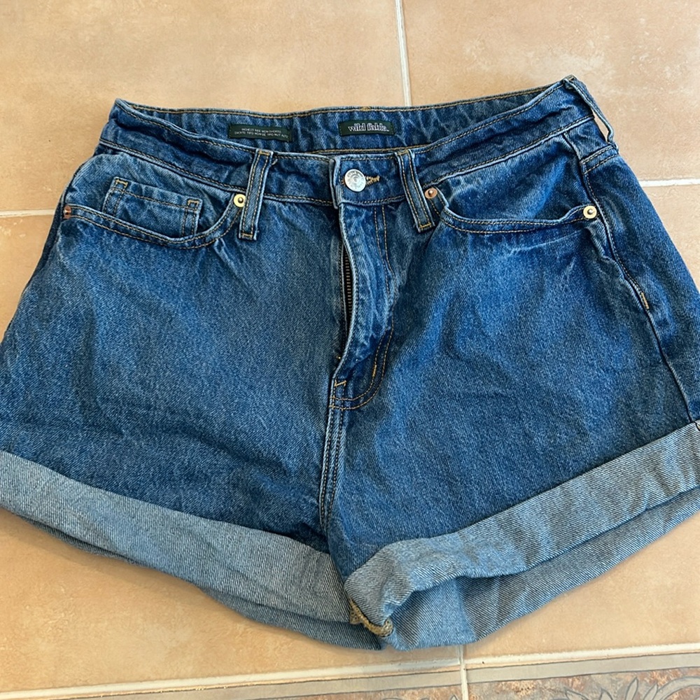 Wild Fable cuffed Happy shorts